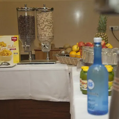 Mar De Plata Hotel *